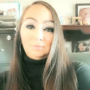 Meet your Posher, Angela